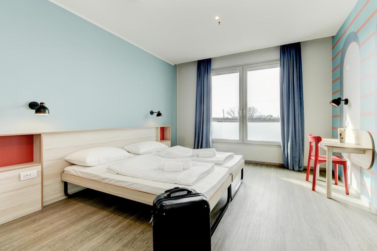 Meininger Venezia Mestre Exterior photo